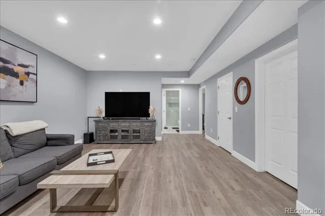 413 De Gaulle Court Aurora, CO 80018