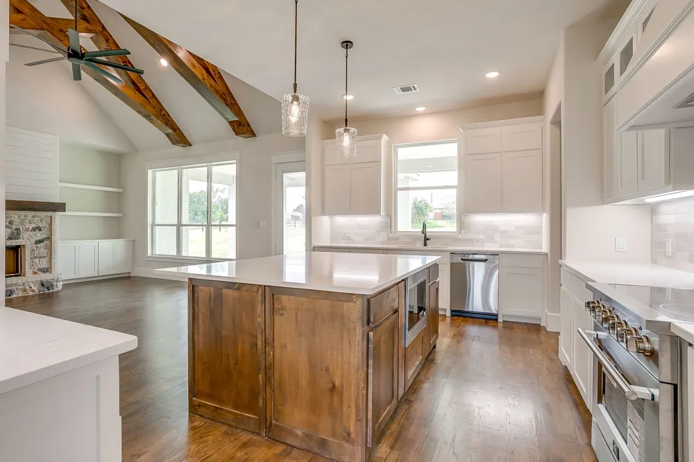 1001 Magnolia Court Springtown, TX 76082