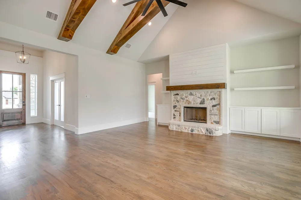 1001 Magnolia Court Springtown, TX 76082