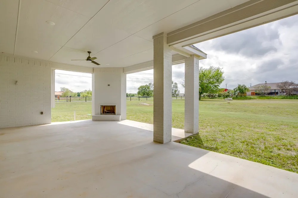 1001 Magnolia Court Springtown, TX 76082