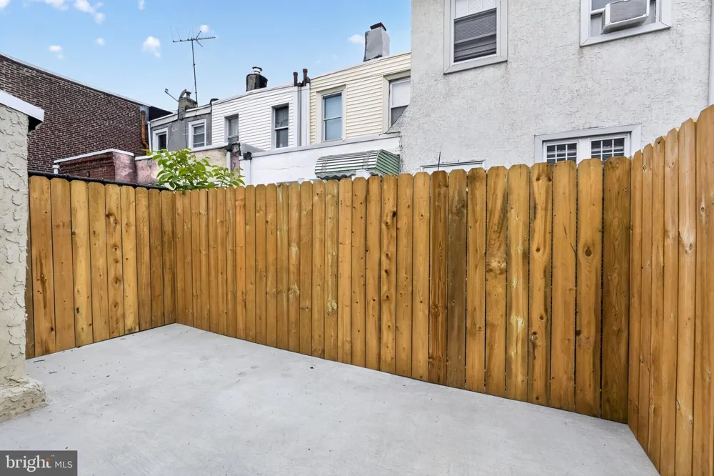 3014 SALMON Philadelphia, PA 19134