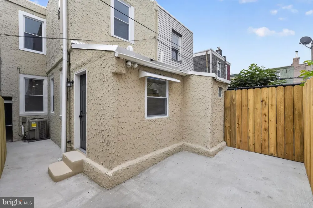 3014 SALMON Philadelphia, PA 19134