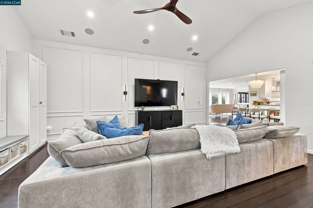 186 Paso Nogal Rd Pleasant Hill, CA 94523