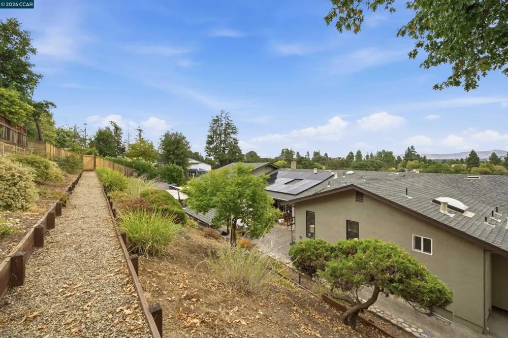 186 Paso Nogal Rd Pleasant Hill, CA 94523