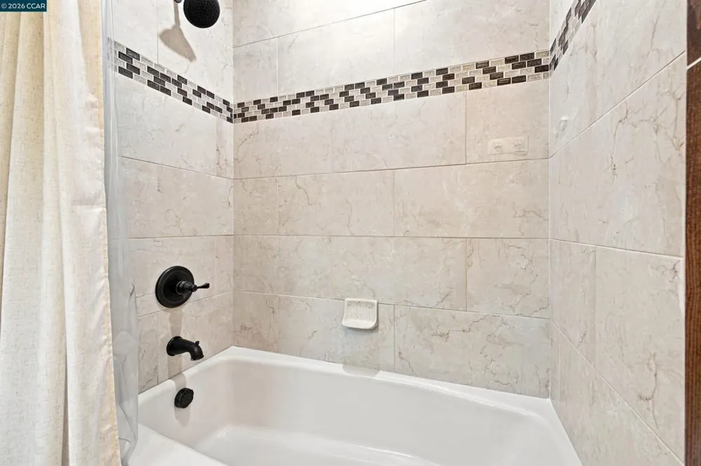 186 Paso Nogal Rd Pleasant Hill, CA 94523