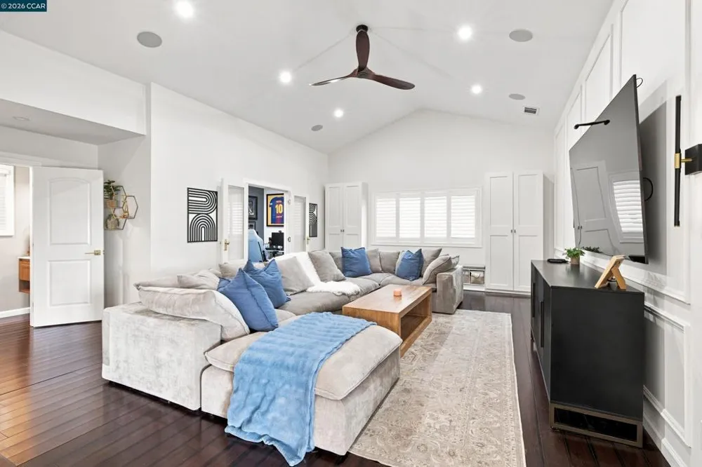 186 Paso Nogal Rd Pleasant Hill, CA 94523