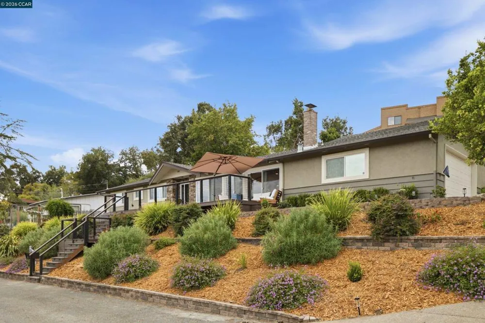 186 Paso Nogal Rd Pleasant Hill, CA 94523