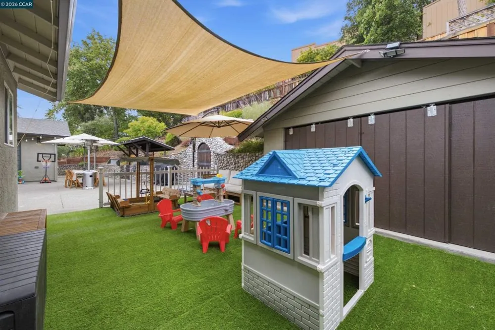 186 Paso Nogal Rd Pleasant Hill, CA 94523