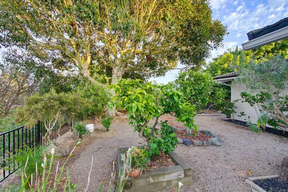 5605 Soledad Mountain Rd La Jolla, CA 92037