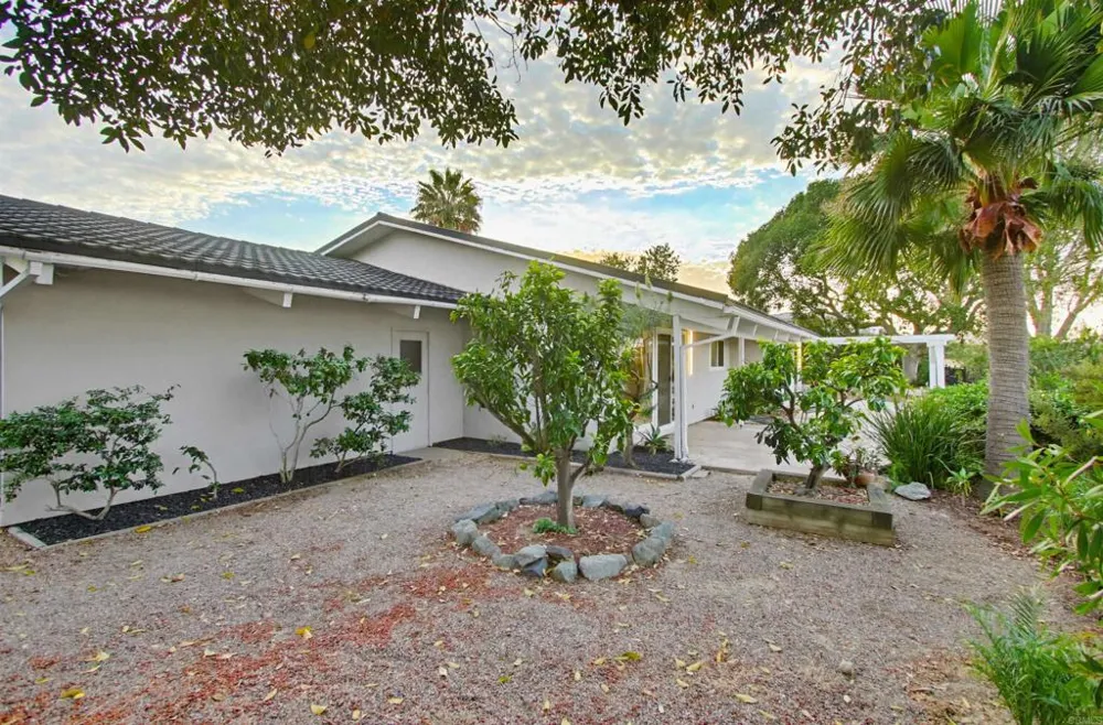 5605 Soledad Mountain Rd La Jolla, CA 92037