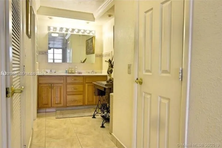 3800 S Ocean Dr #605 Hollywood, FL 33019