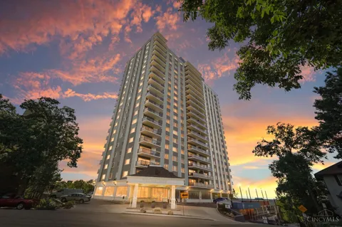 2200 Victory Parkway #905