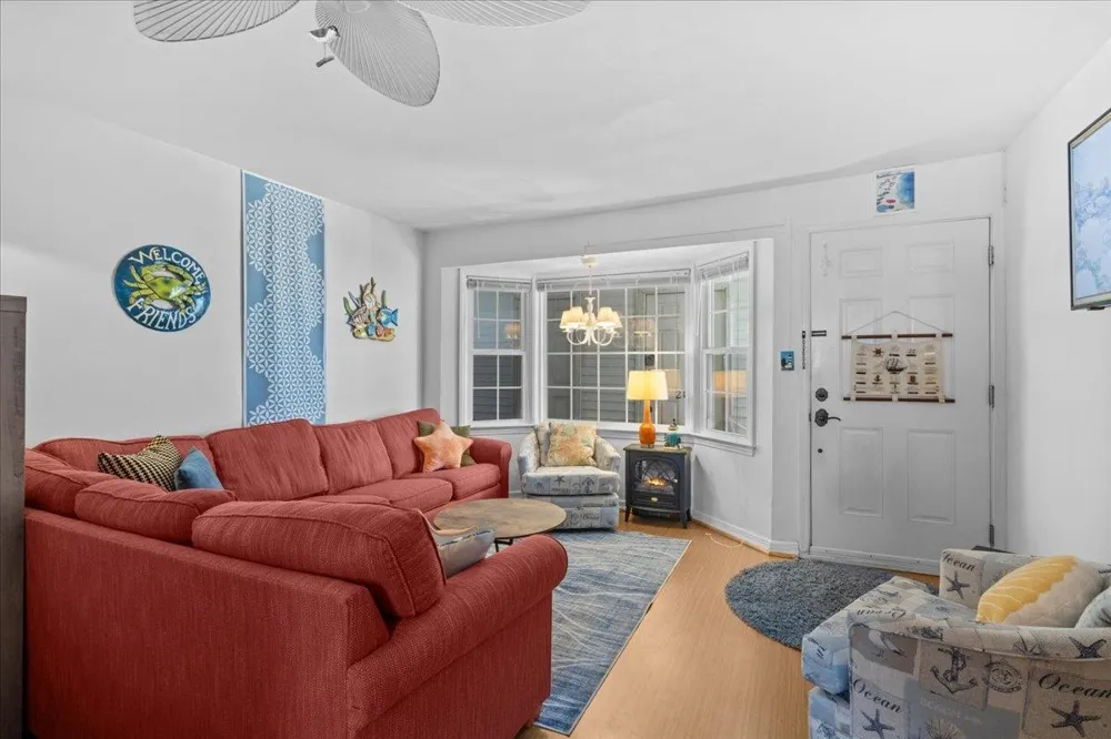 402 E Saint Paul Avenue Wildwood Crest, NJ 08260