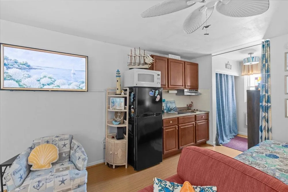 402 E Saint Paul Avenue Wildwood Crest, NJ 08260