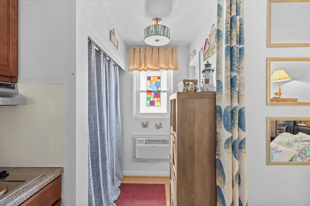 402 E Saint Paul Avenue Wildwood Crest, NJ 08260