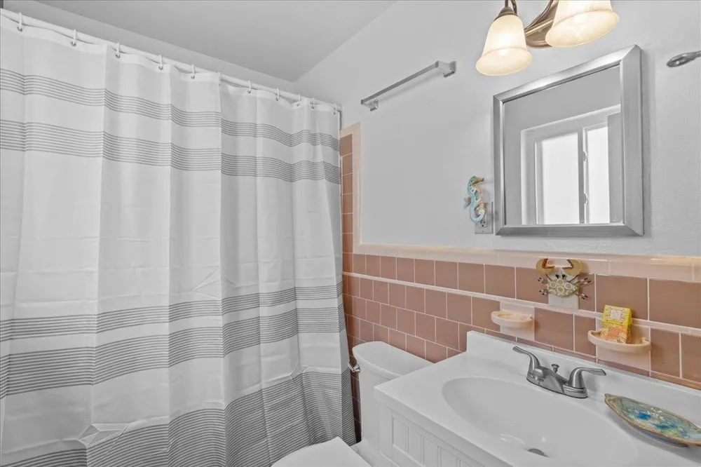 402 E Saint Paul Avenue Wildwood Crest, NJ 08260