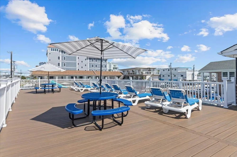 402 E Saint Paul Avenue Wildwood Crest, NJ 08260