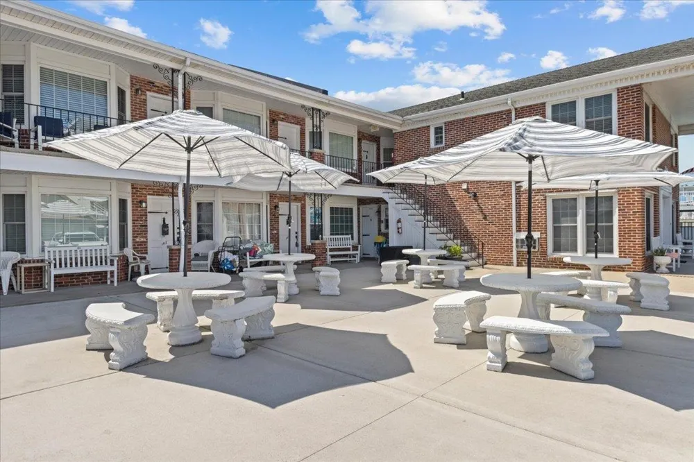 402 E Saint Paul Avenue Wildwood Crest, NJ 08260