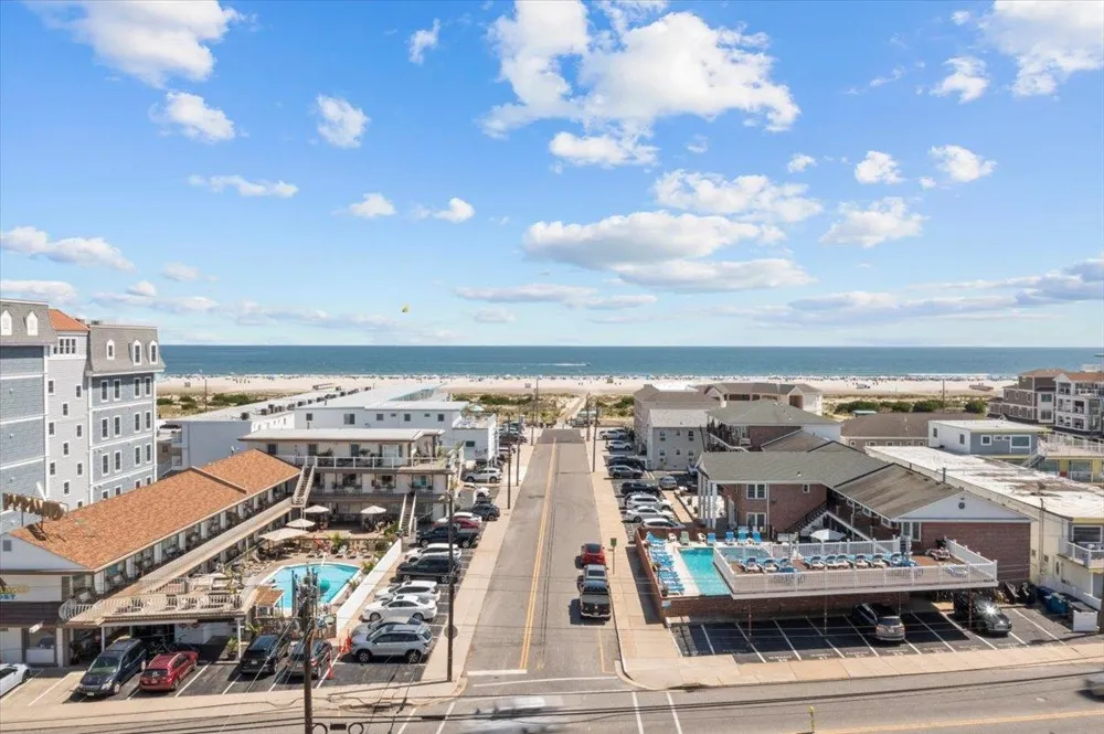 402 E Saint Paul Avenue Wildwood Crest, NJ 08260