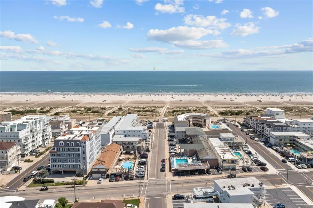 402 E Saint Paul Avenue Wildwood Crest, NJ 08260