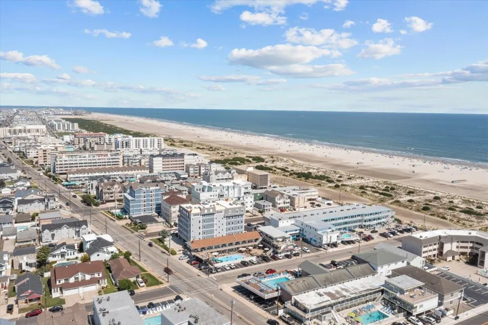 402 E Saint Paul Avenue Wildwood Crest, NJ 08260