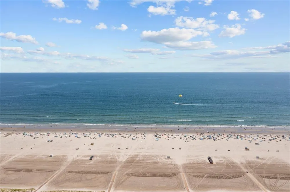 402 E Saint Paul Avenue Wildwood Crest, NJ 08260