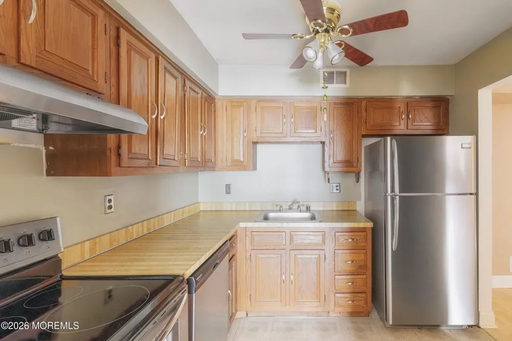 713 Wellington Place Matawan, NJ 07747