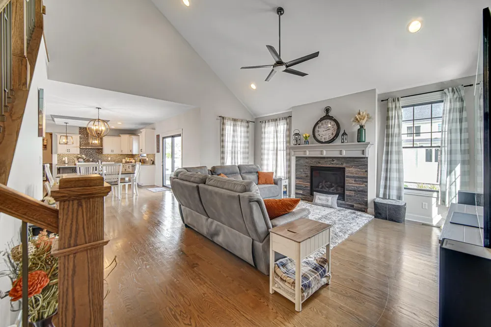 10101 Norwich Drive Munster, IN 46321