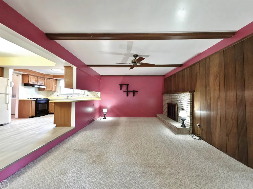 27260 Newport Drive Warren City, MI 48088