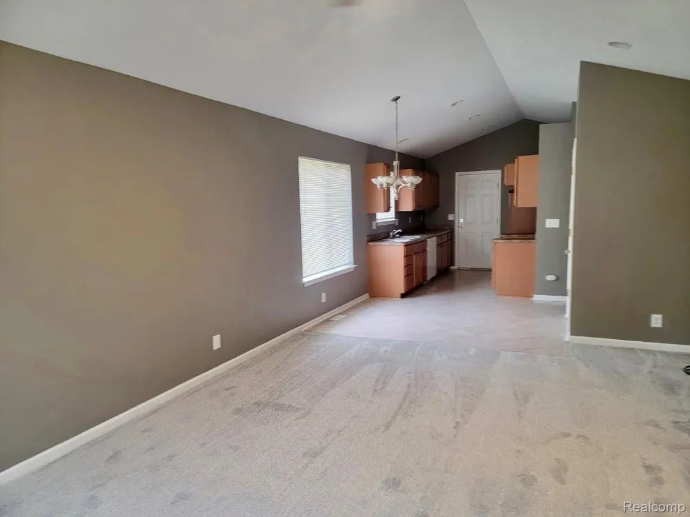 22158 David Avenue Eastpointe City, MI 48021