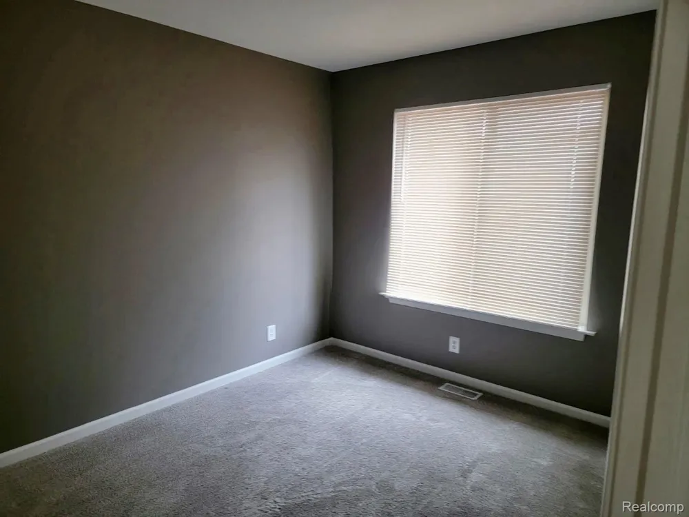 22158 David Avenue Eastpointe City, MI 48021
