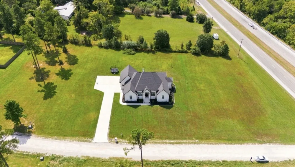 64 Eagle Ridge Ln E Summertown, TN 38483