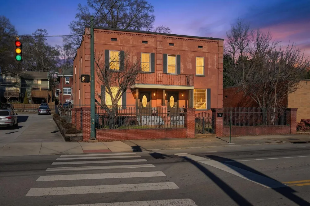 823 Mccallie Avenue Chattanooga, TN 37403