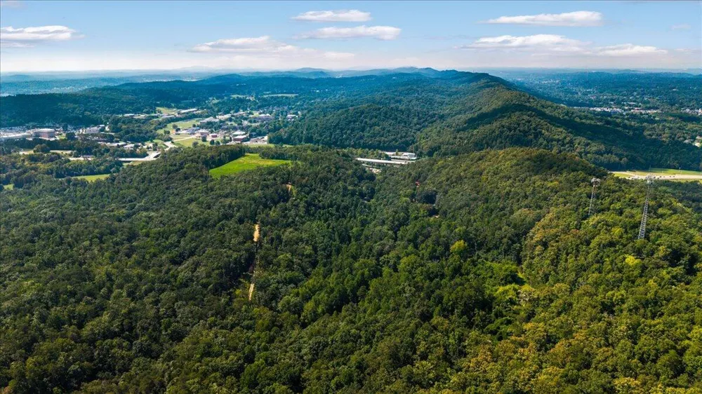 5335 Spalding Drive Ooltewah, TN 37363