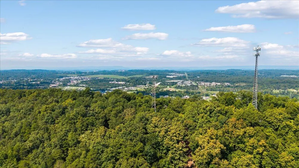 5335 Spalding Drive Ooltewah, TN 37363