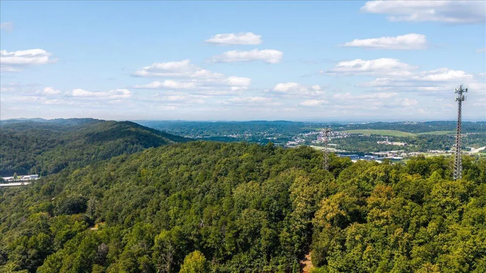 5335 Spalding Drive Ooltewah, TN 37363