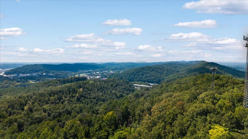 5335 Spalding Drive Ooltewah, TN 37363
