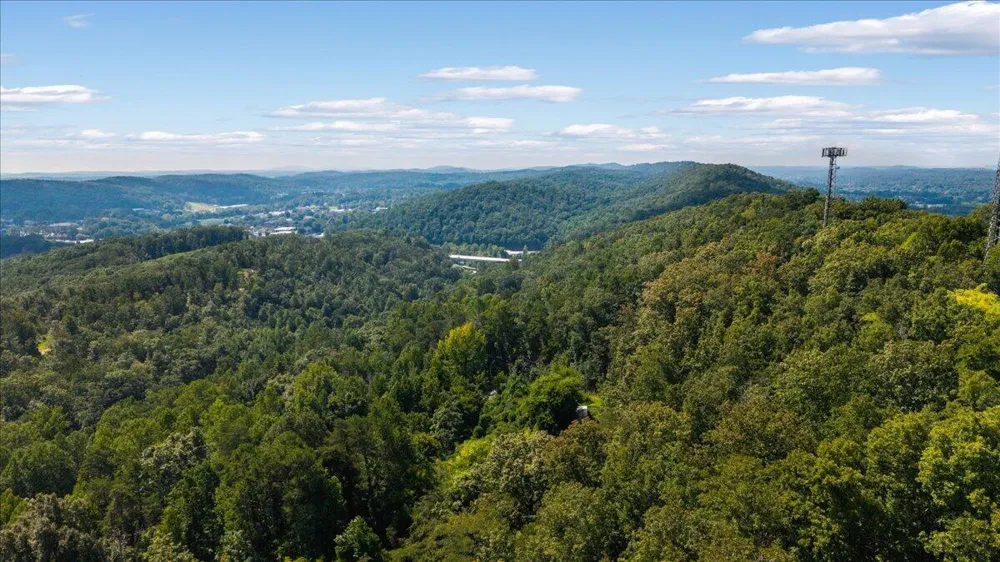 5335 Spalding Drive Ooltewah, TN 37363