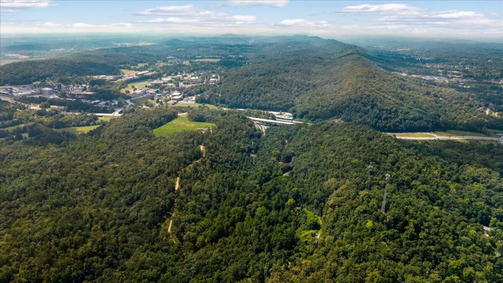 5335 Spalding Drive Ooltewah, TN 37363