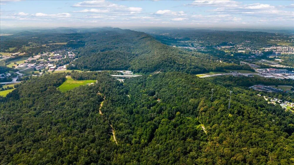 5335 Spalding Drive Ooltewah, TN 37363