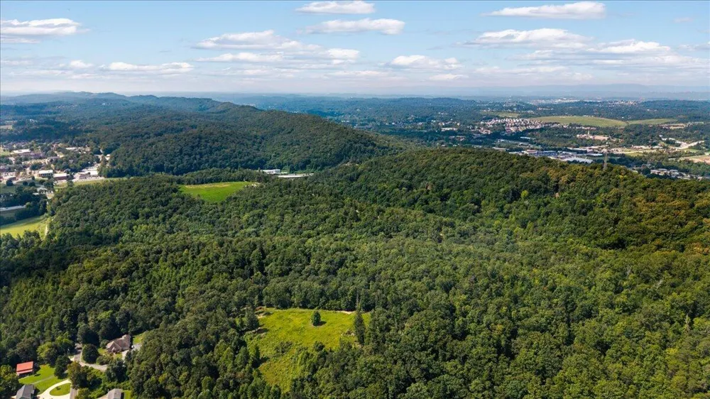 5335 Spalding Drive Ooltewah, TN 37363