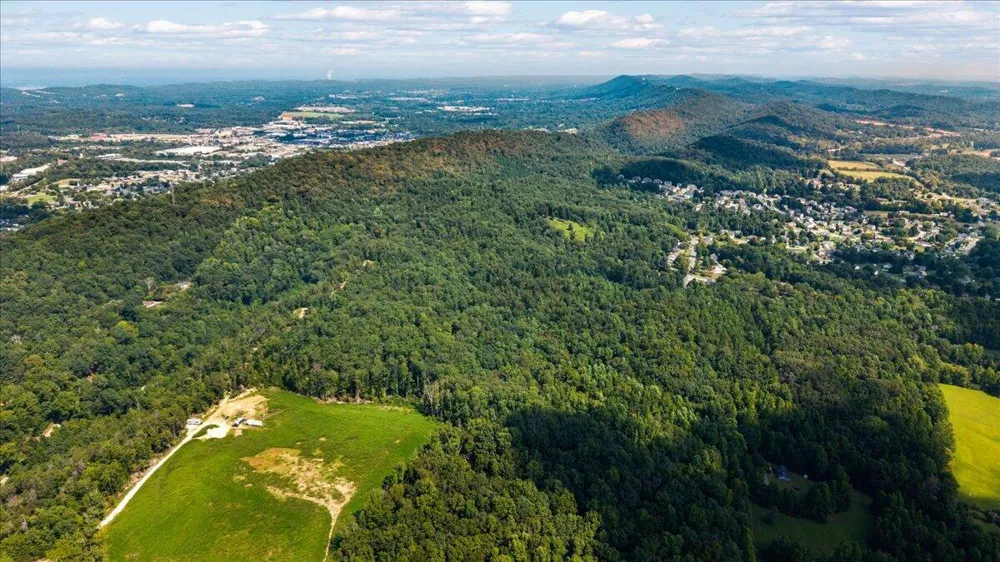 5335 Spalding Drive Ooltewah, TN 37363