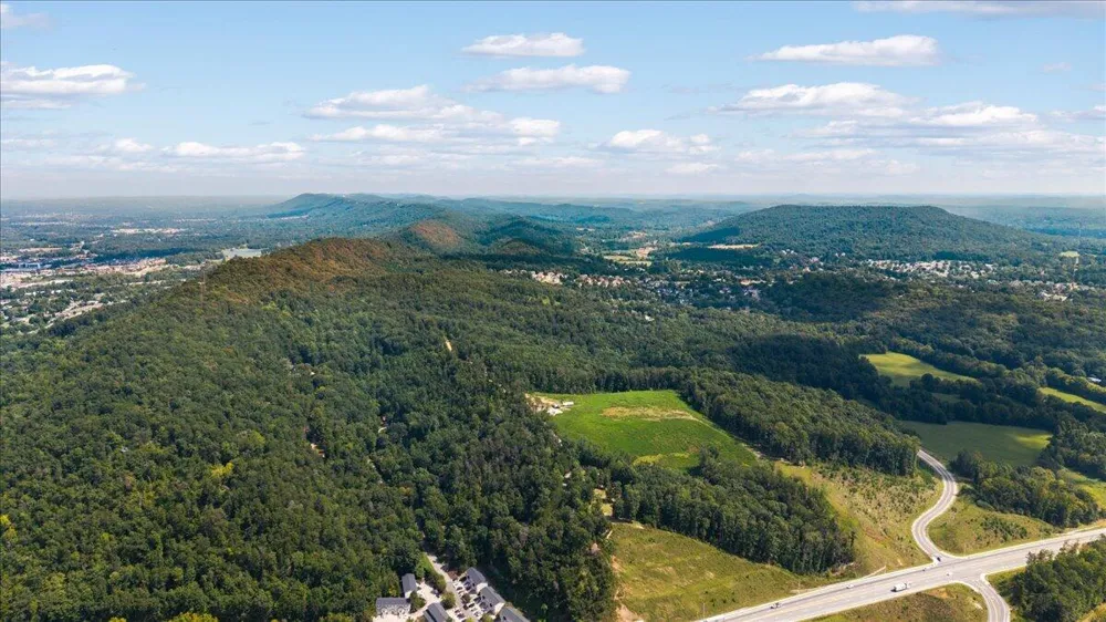 5335 Spalding Drive Ooltewah, TN 37363