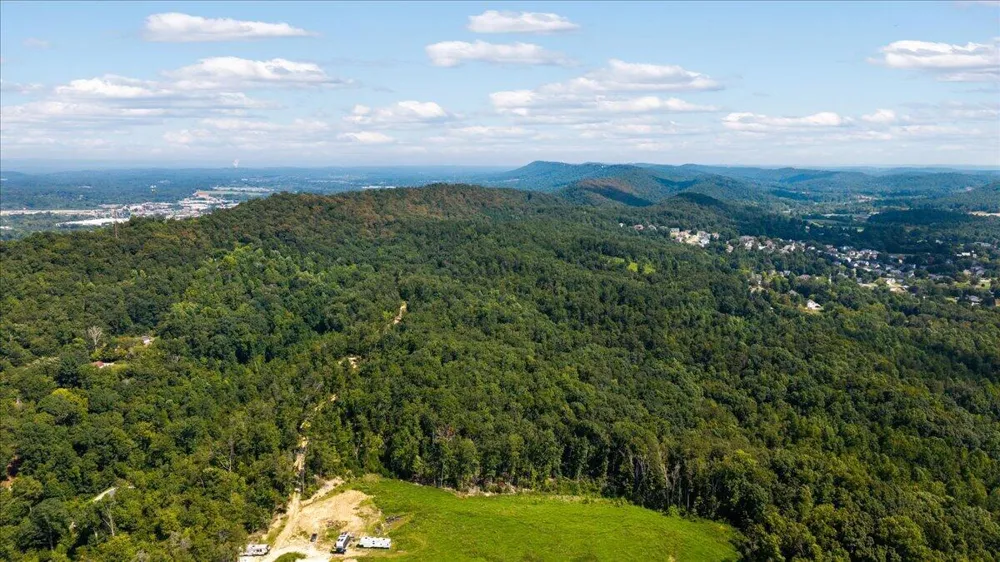 5335 Spalding Drive Ooltewah, TN 37363