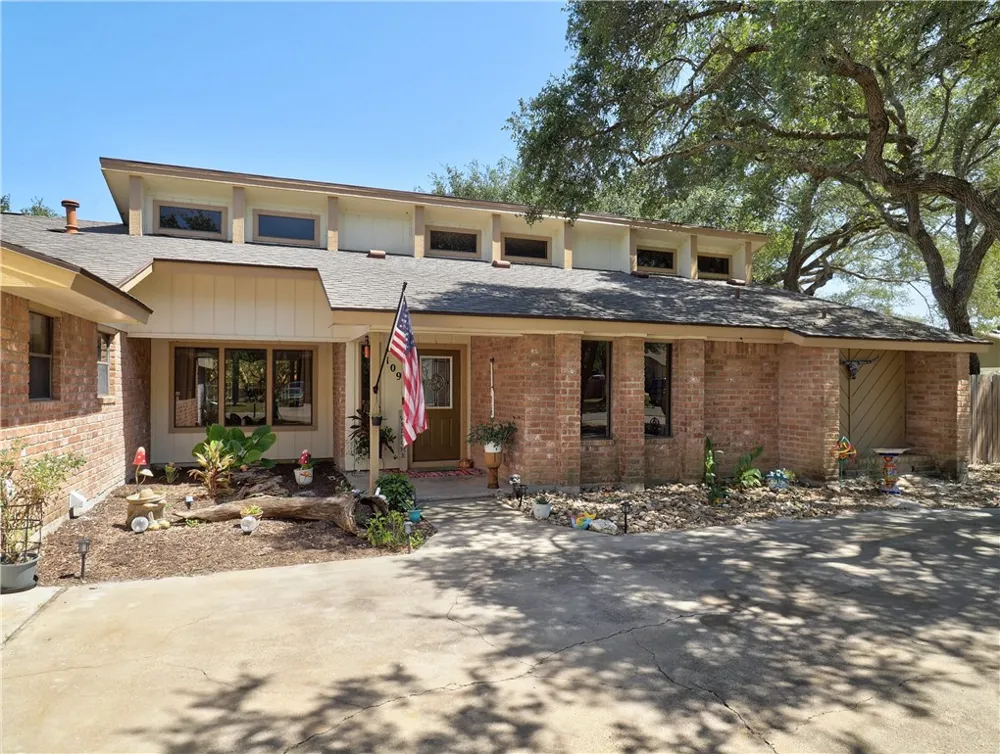 109 Wehring Lane Ingleside, TX 78362