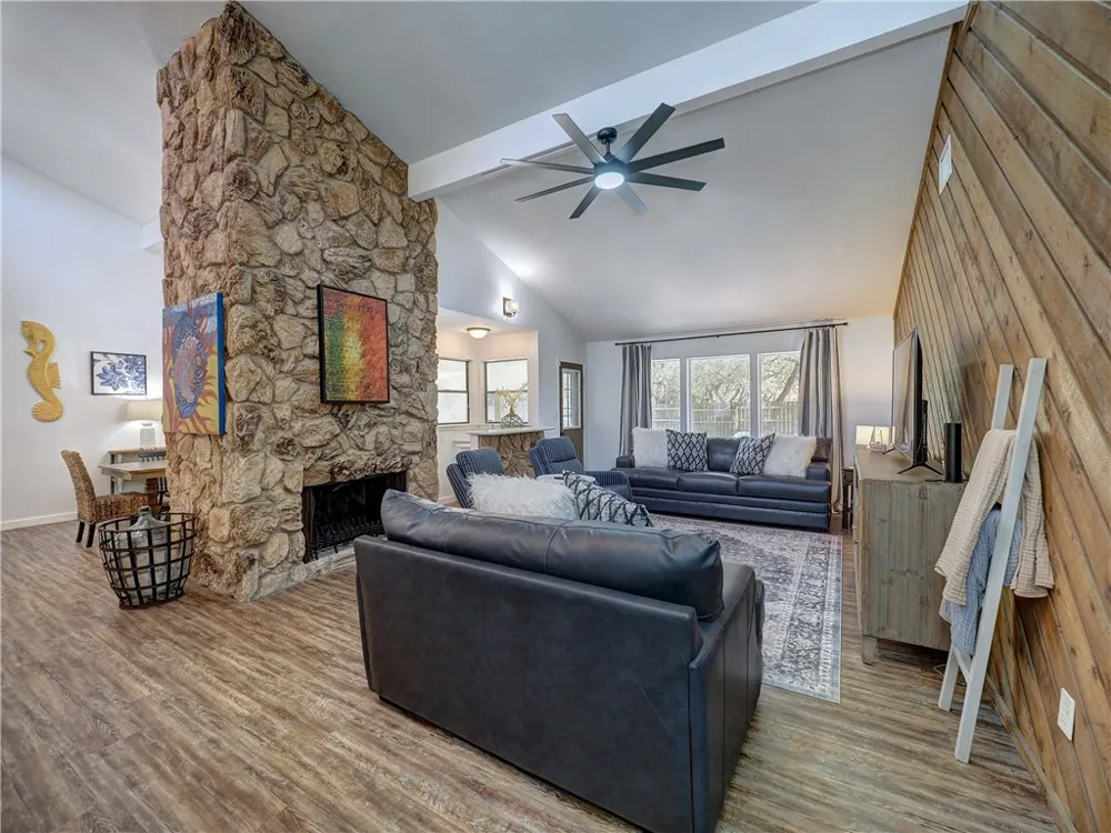 109 Wehring Lane Ingleside, TX 78362