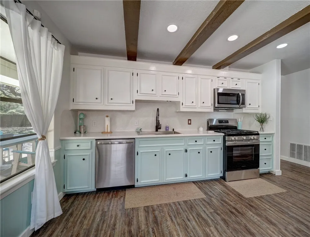 109 Wehring Lane Ingleside, TX 78362