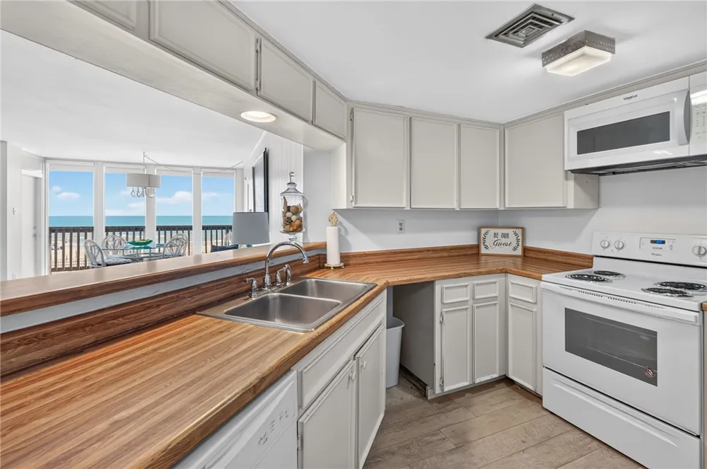 15002 WINDWARD DRIVE #202 Corpus Christi, TX 78418