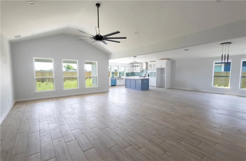 125 Shoalwater Way Rockport, TX 78382
