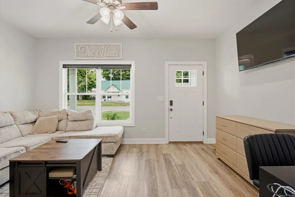 201 16th Ave E Springfield, TN 37172